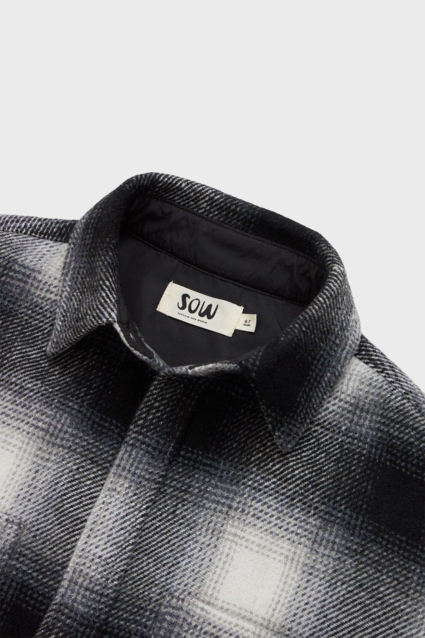 #Color_black shadow plaid