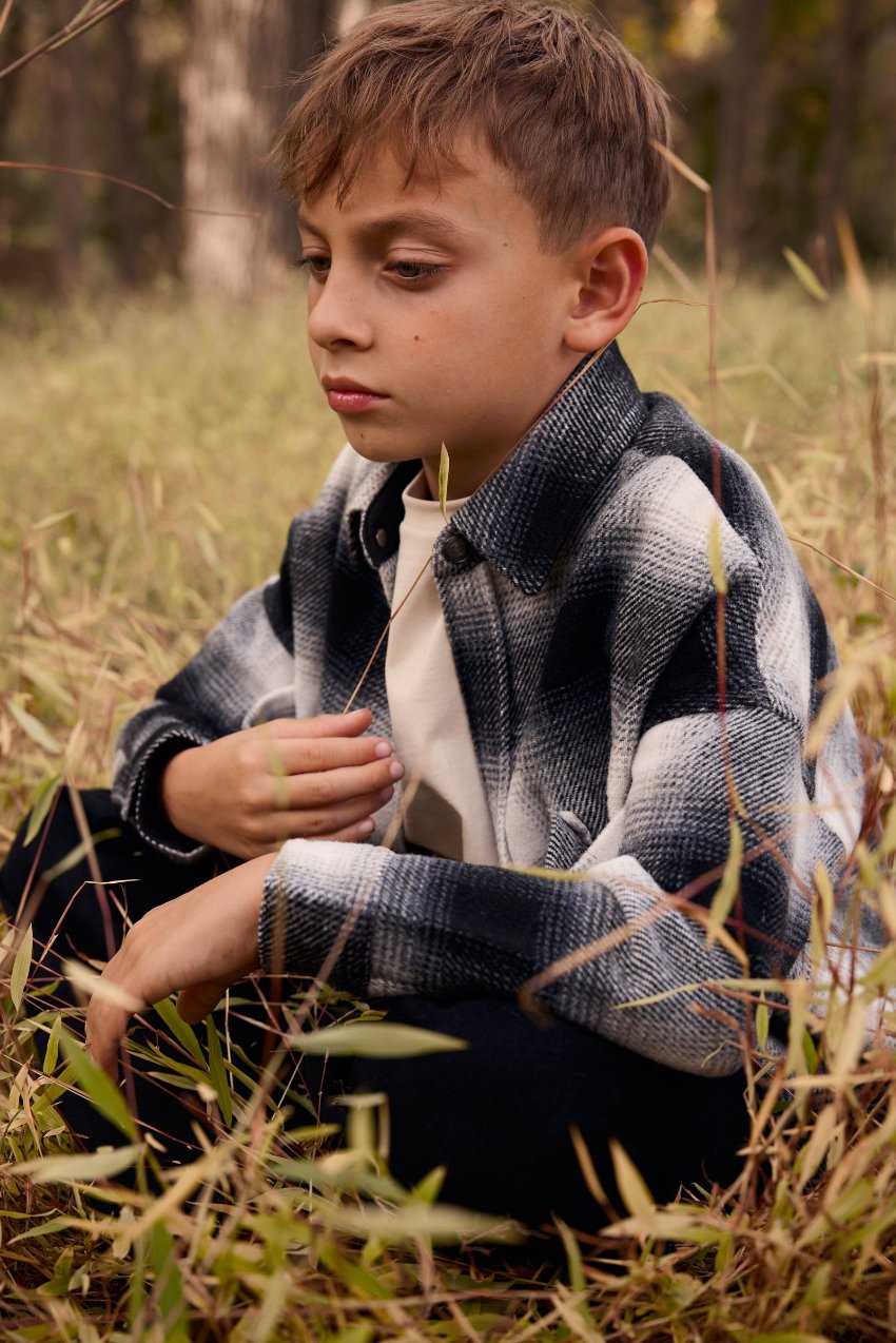 #Color_black shadow plaid