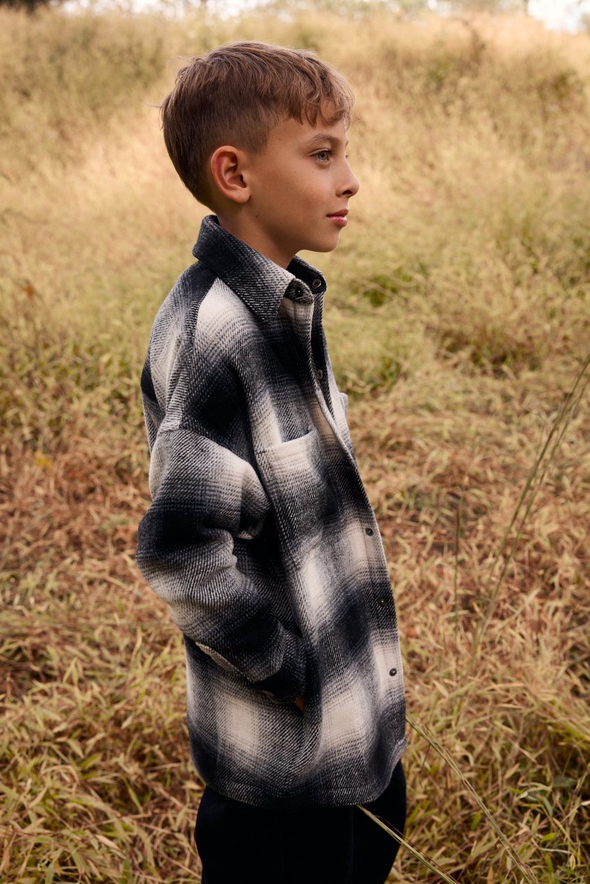 #Color_black shadow plaid