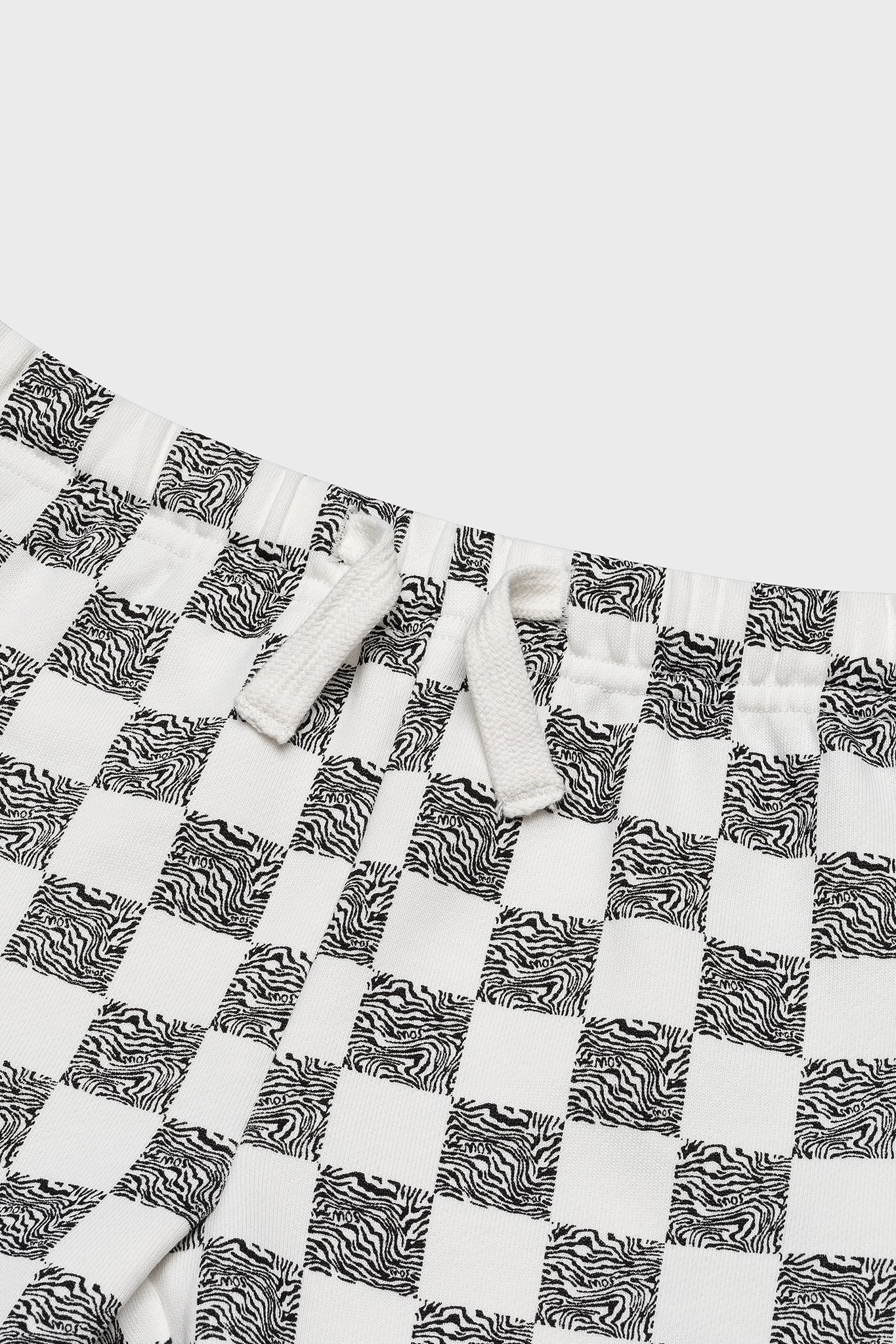 #color_OFF WHITE/BLACK ANIMAL CHECKER