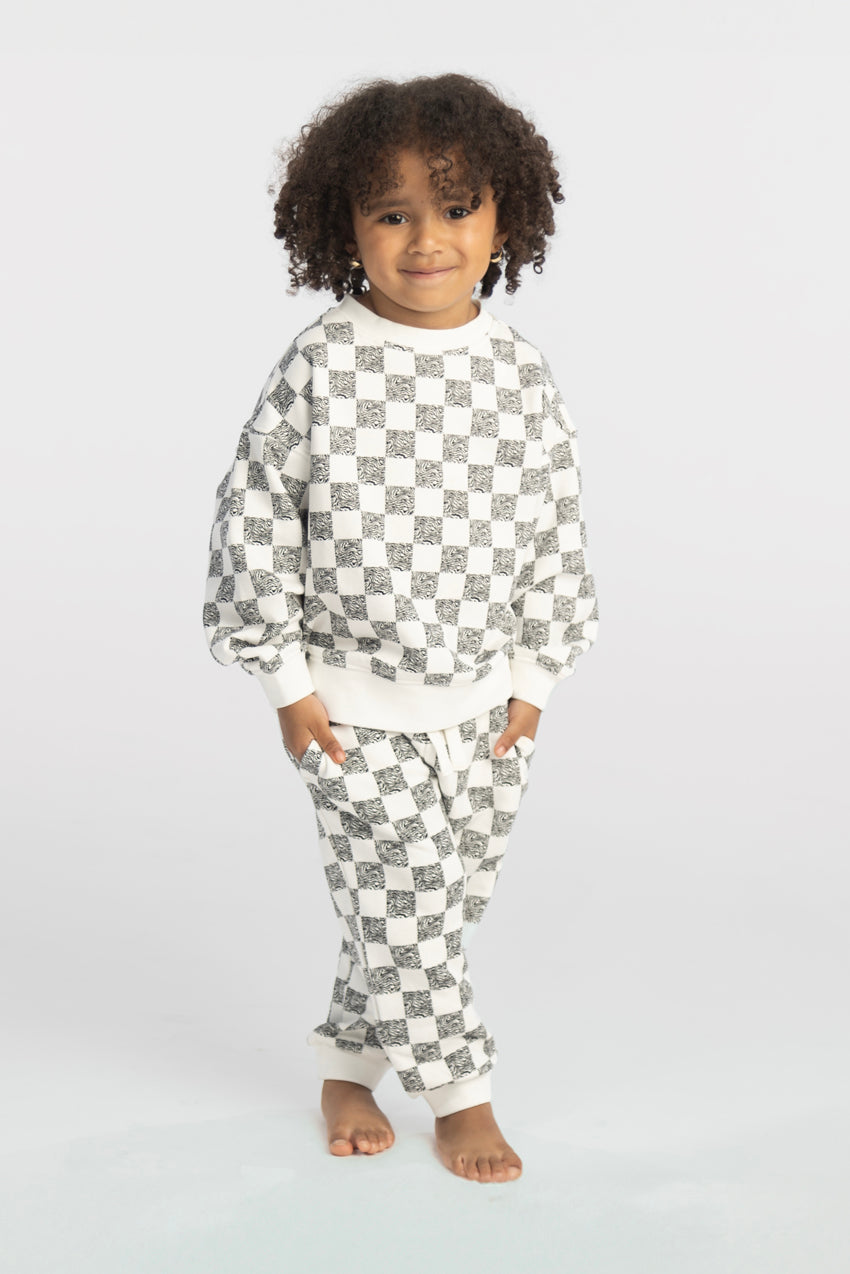 #Color_OFF WHITE/BLACK ANIMAL CHECKER