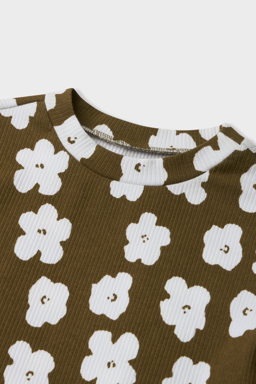 color_olive with flower print