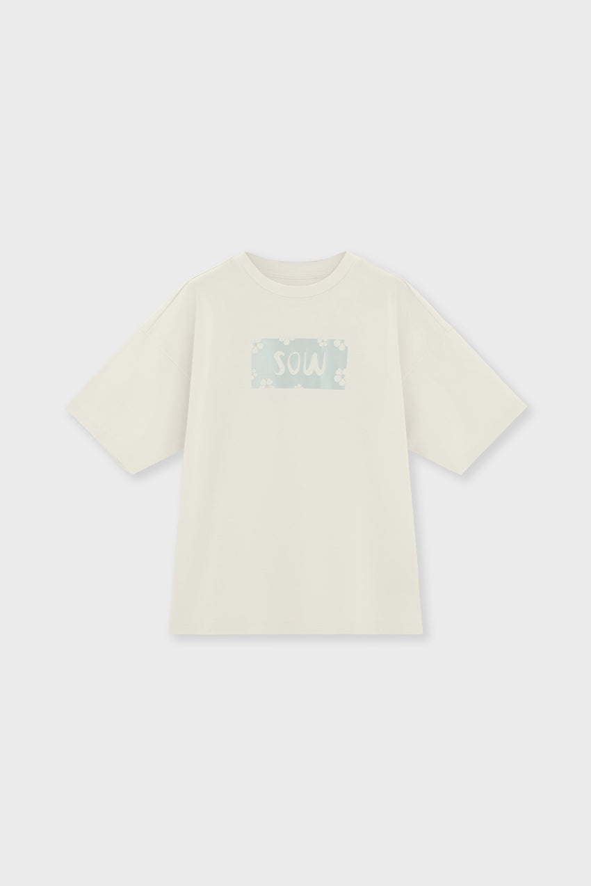 #color_off white - Front view of relaxed fit kids T-shirt with SOW print — made from 100% organic cotton