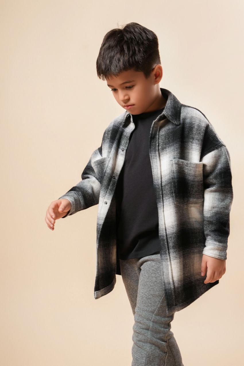 #Color_black shadow plaid