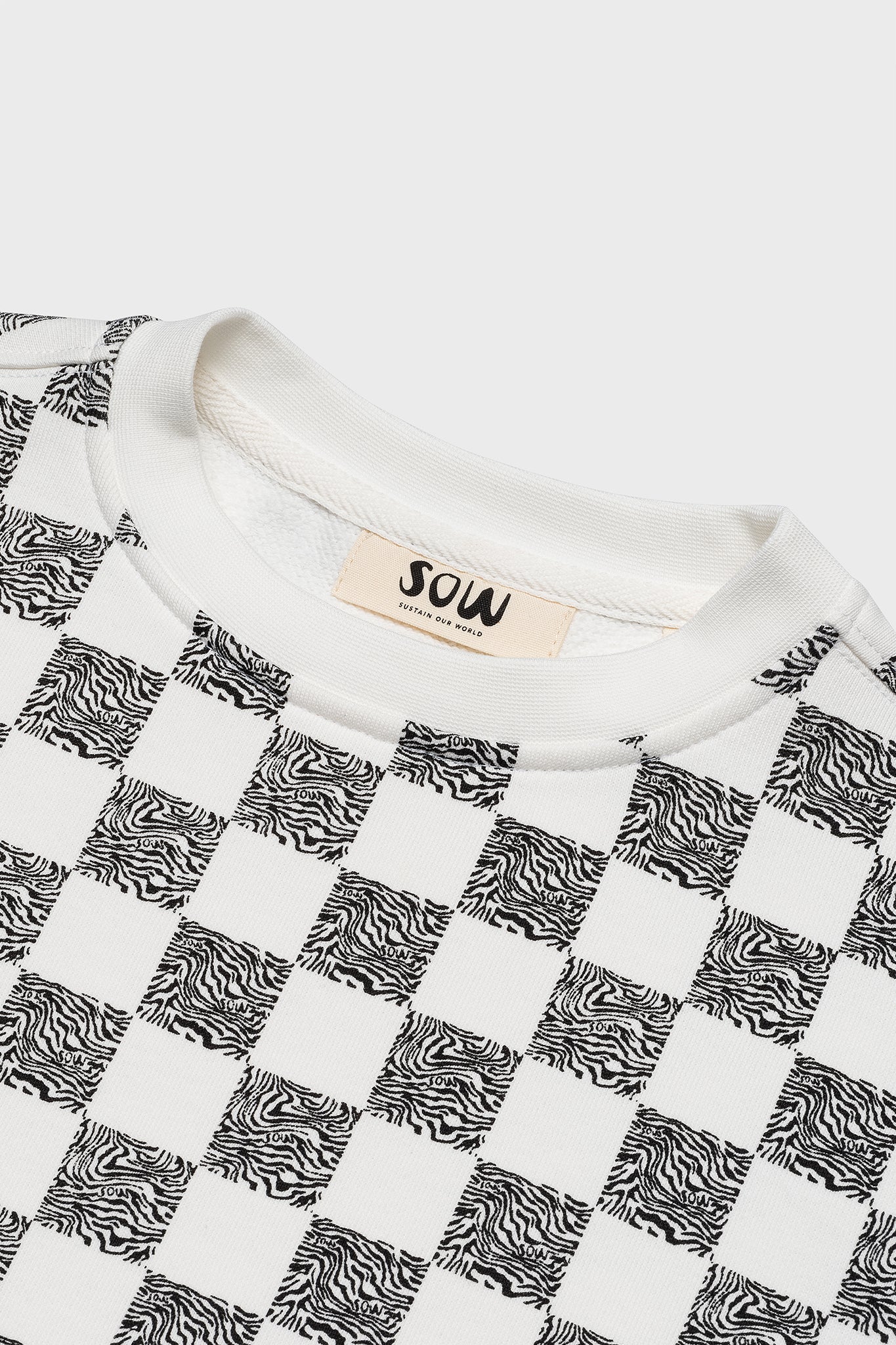 #Color_OFF WHITE/BLACK ANIMAL CHECKER